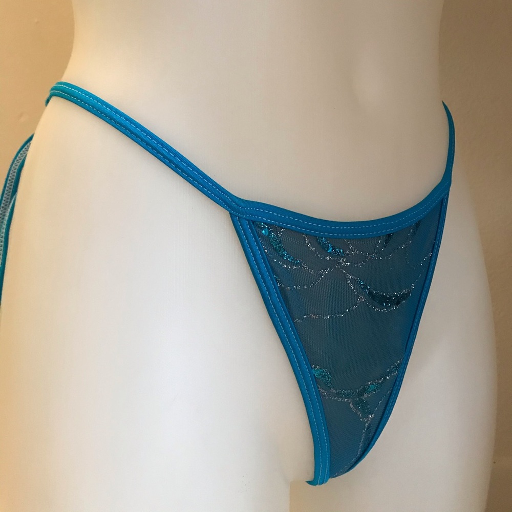 Bikini - Picture 5 of 7